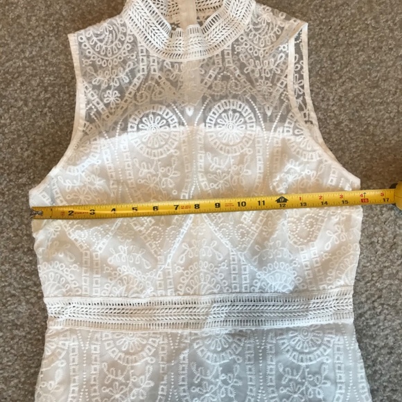 Lace Knee-length Dress - Picture 5 of 9